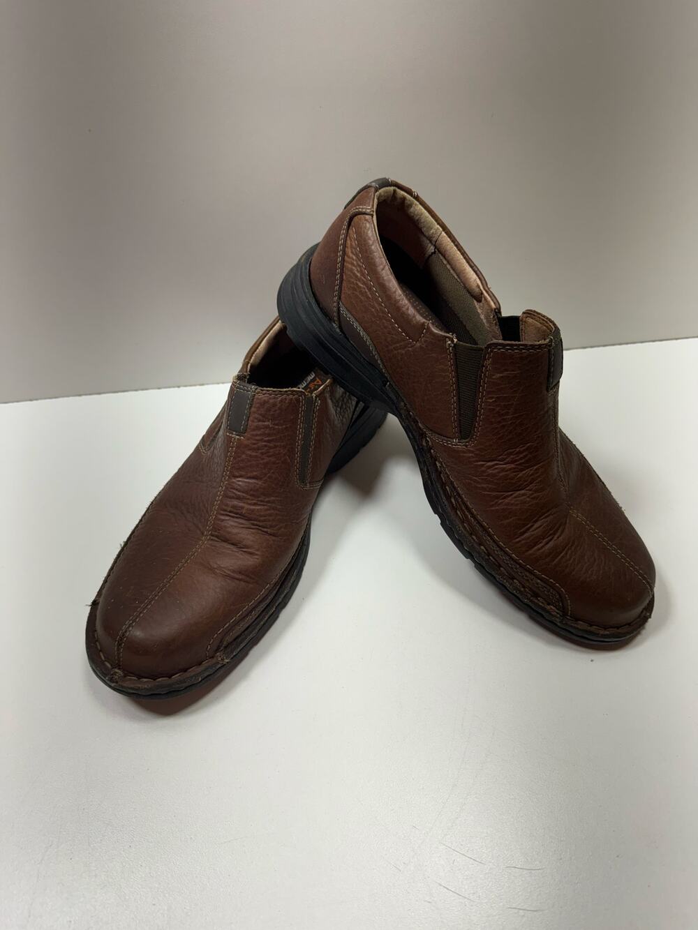 Clark’s Men’s Leather Slip On Shoe Brown Sz 10.5 M Classic Fit Memory Foam